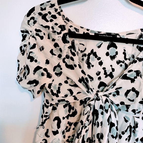 Nanette Lepore silk leopard print top with large bow. Size 4. Small stain shown - Picture 2 of 6
